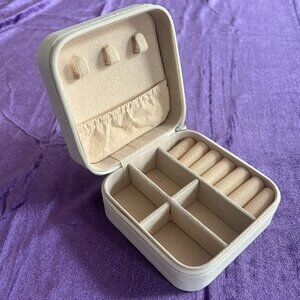 NEW Travel Jewelry Organizer